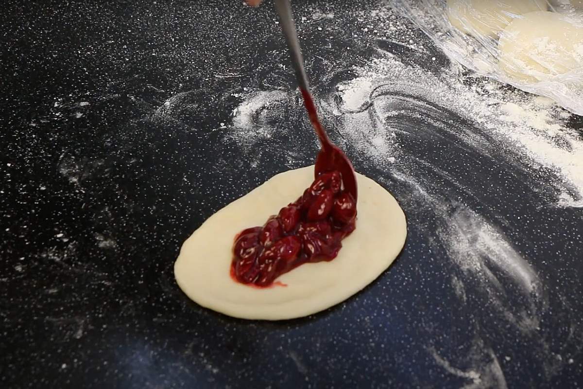 пирожки с вишней