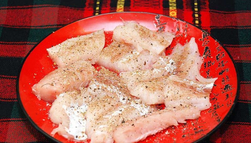 жаренный в манке минтай