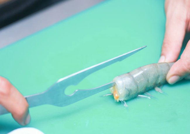 очистить креветки