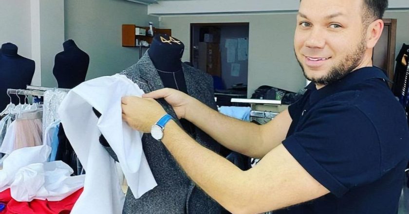 дизайнер во время работы
