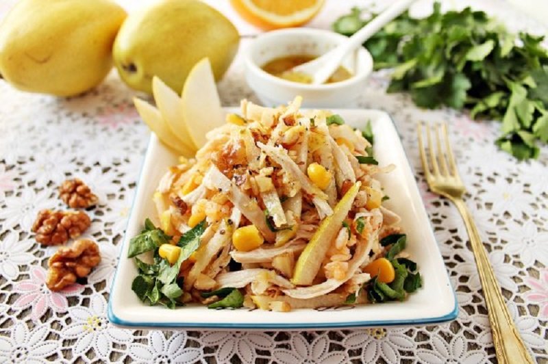 куриный салат с грушей