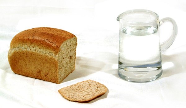хлеб и вода
