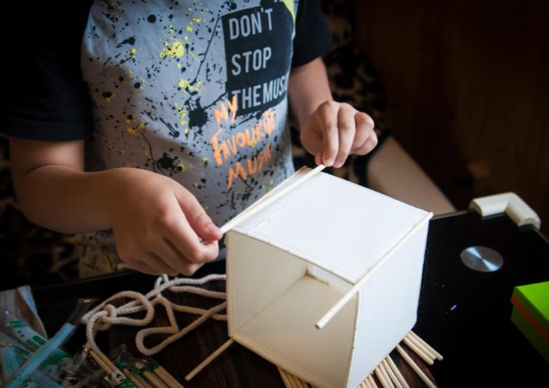 приклеивание палочек