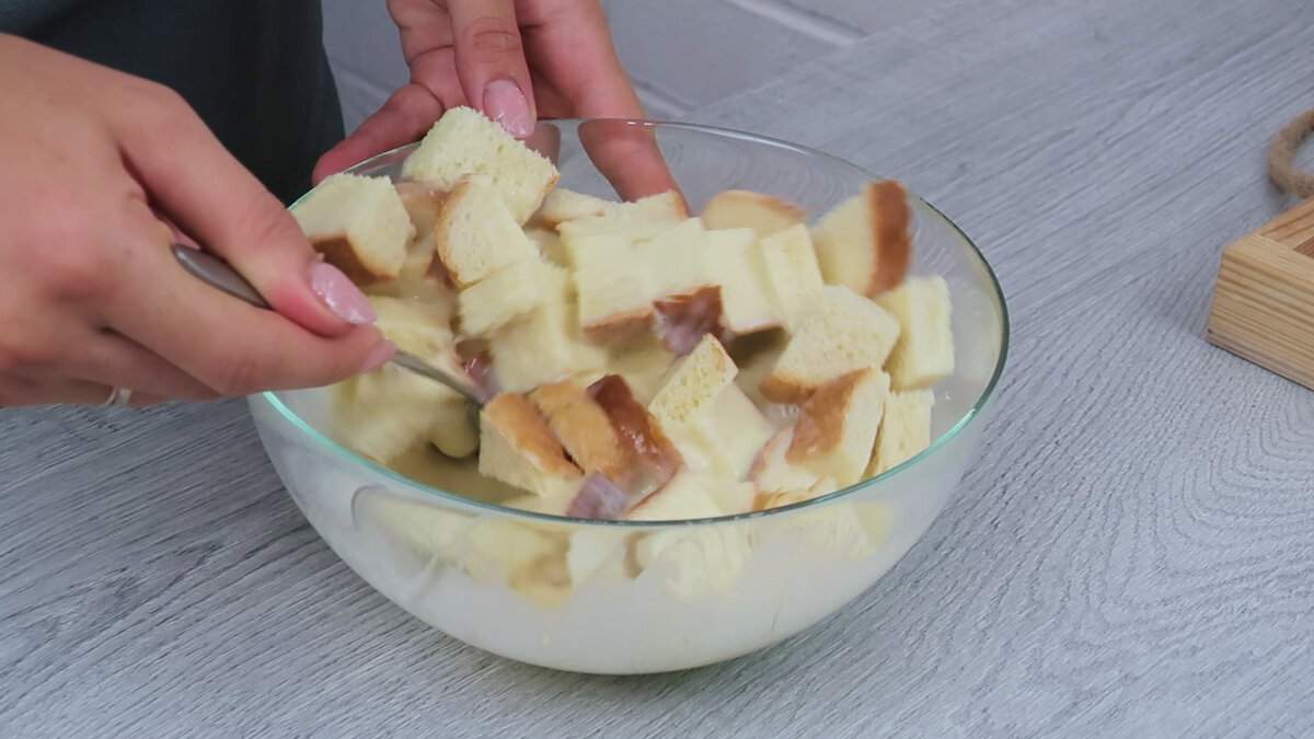 батон в молоке