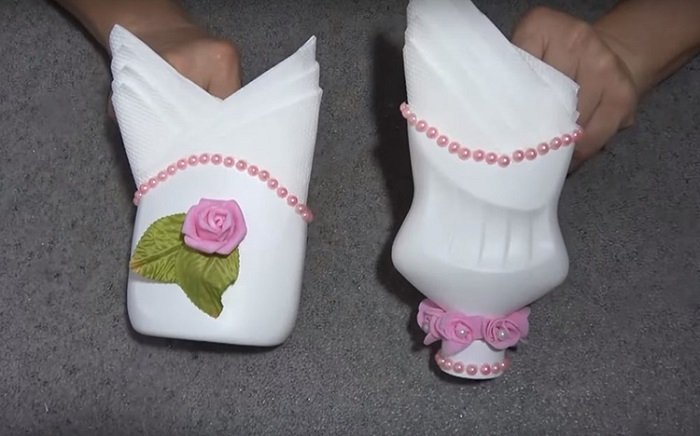 пара салфетниц