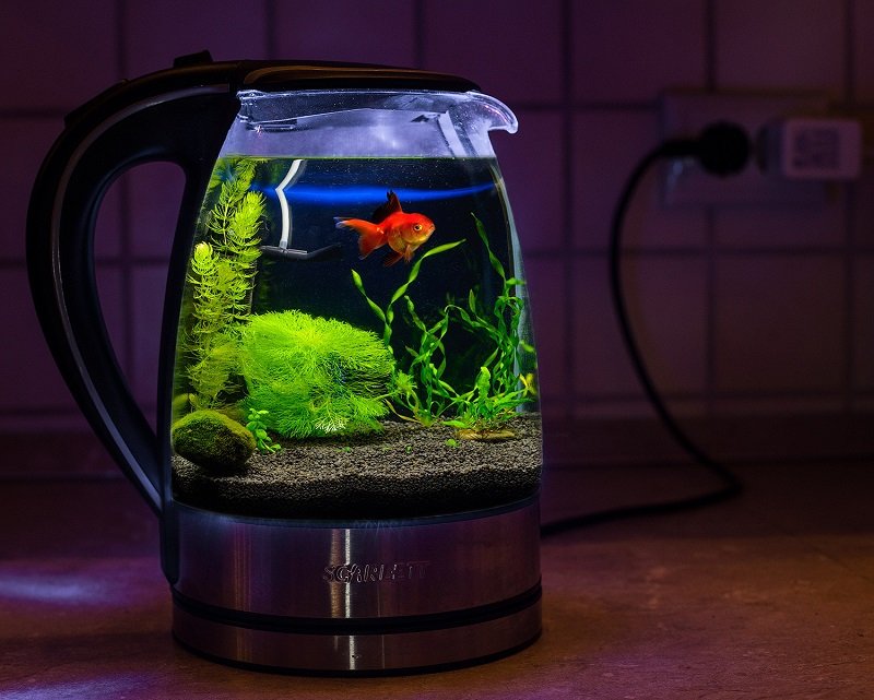 декор из стеклянной посуды