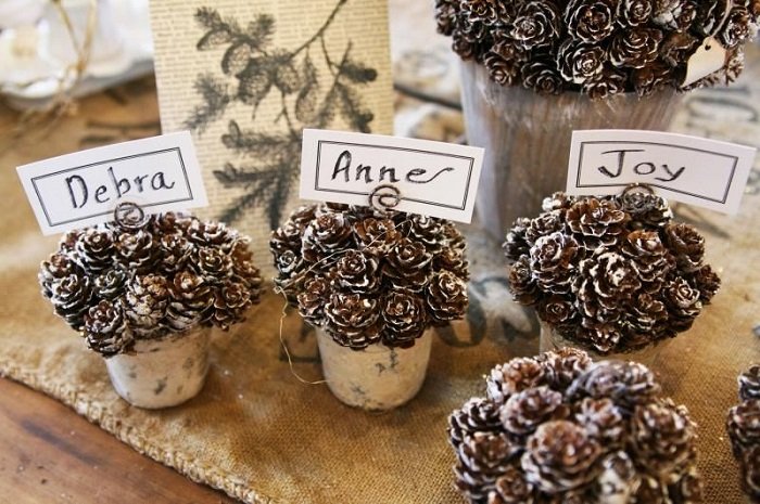 декор из шишек