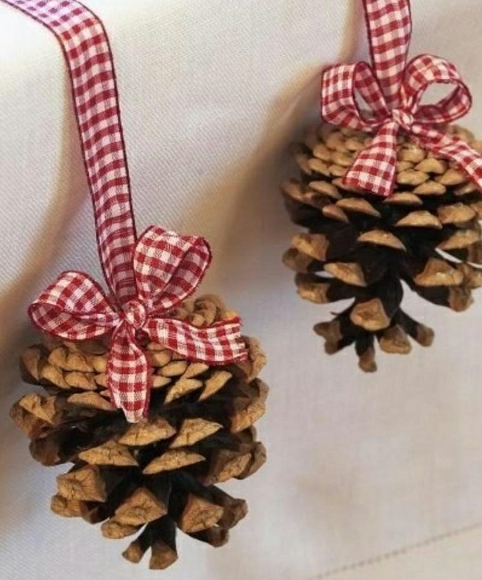 декор из шишек