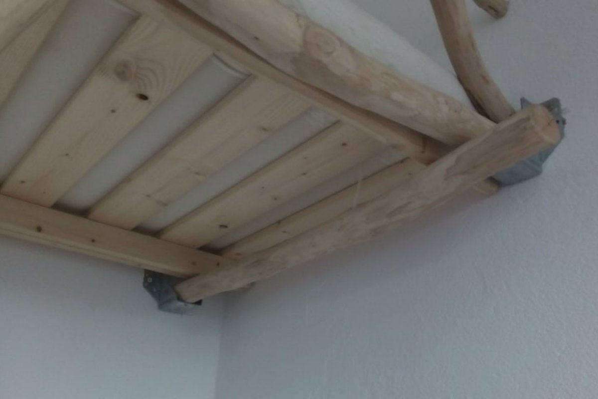 металлические кронштейны