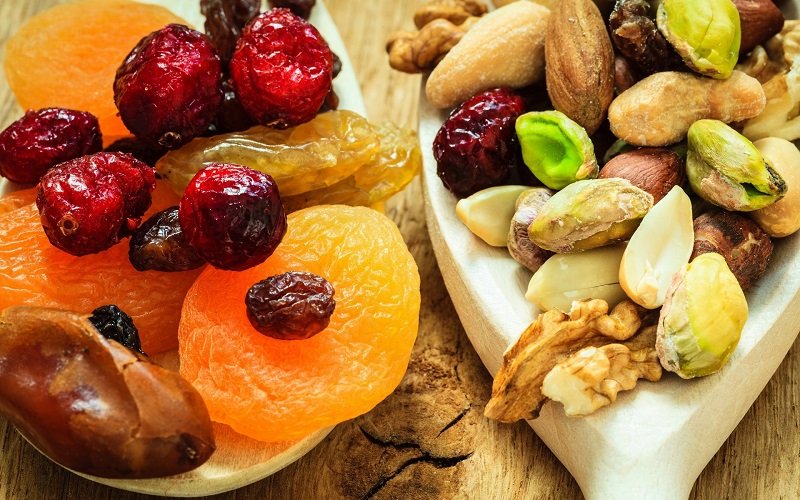 Диетические завтраки, сухофрукты и орехи