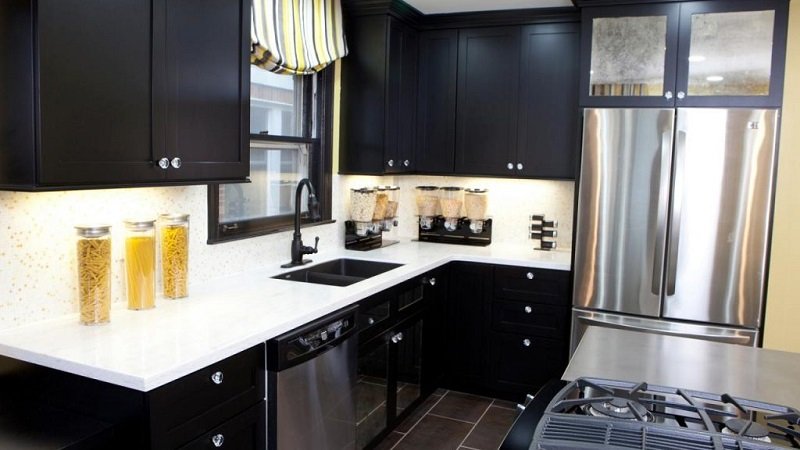 кухня в черном цвете