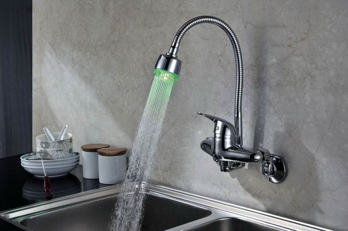 современные кухонные смесители