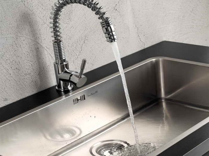 современные кухонные смесители