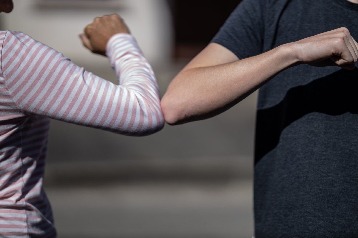 этикет здороваться