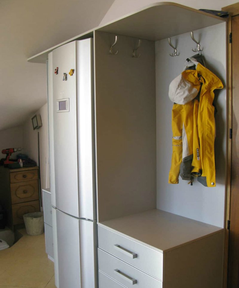 где разместить холодильник