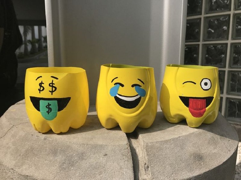 Smiley Vases