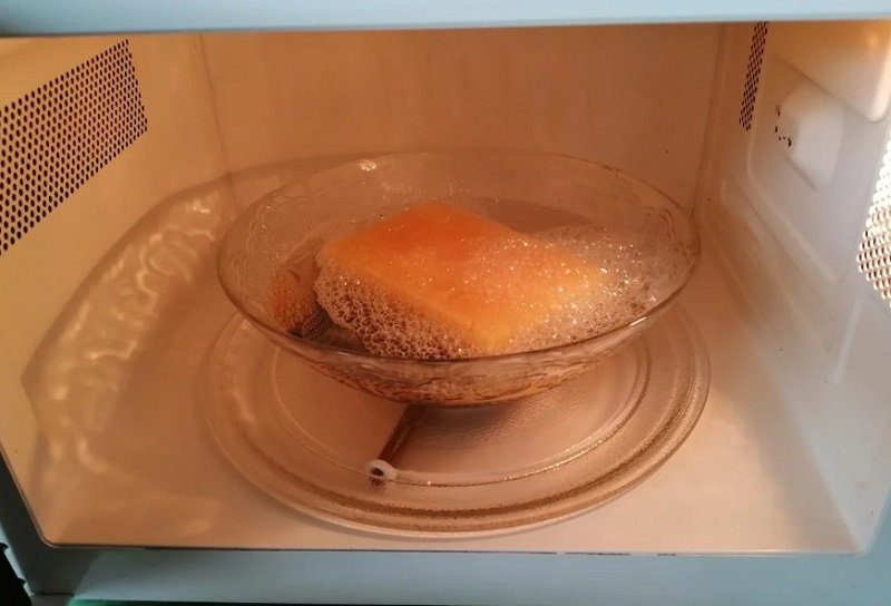 губка в микроволновке