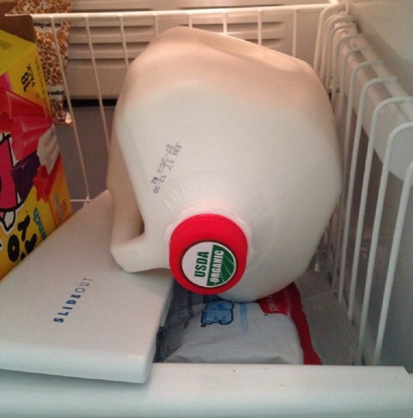 как хранить молоко в холодильнике