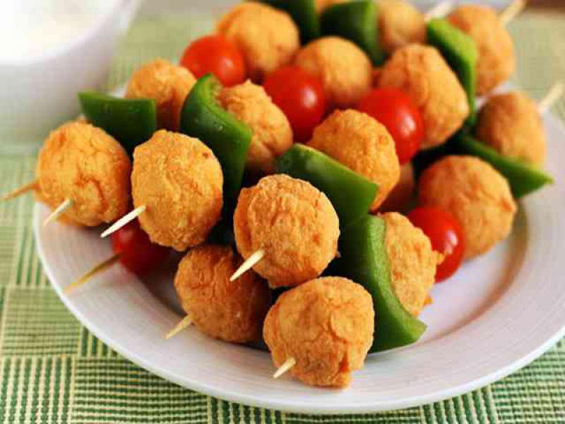 сырные шарики на шпажках фото
