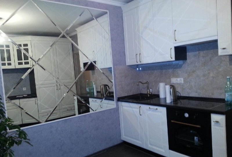 зеркала на кухне