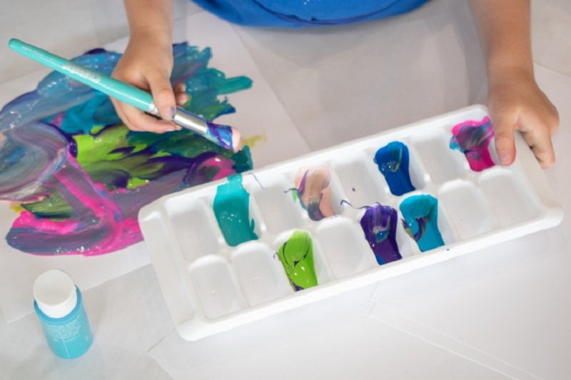 палитра в лотке 