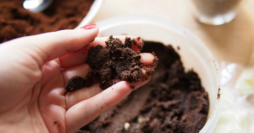 как использовать кофейную гущу