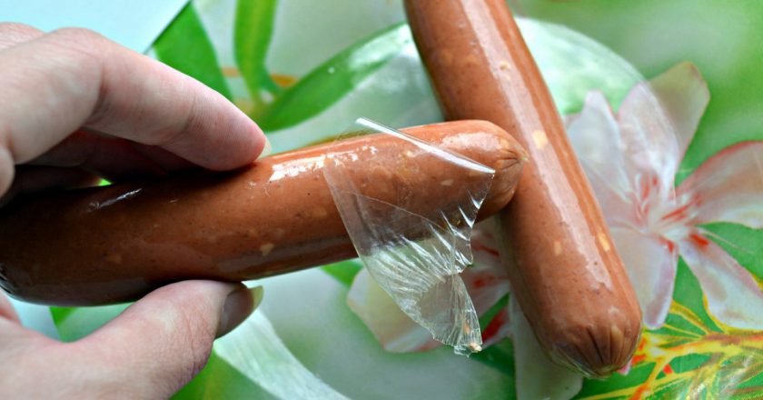Из чего делают магазинные сосиски
