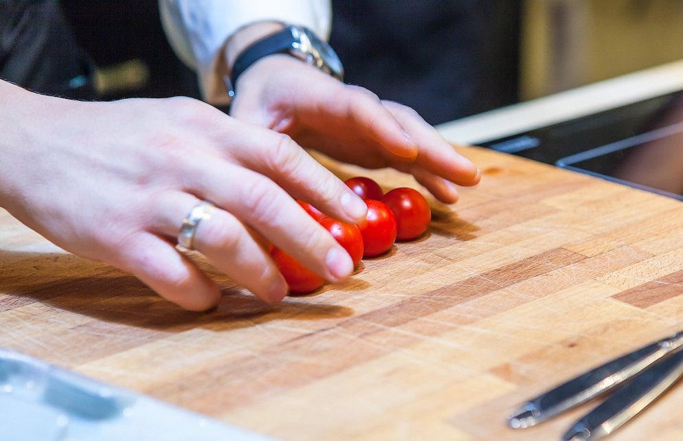 как легко нарезать черри