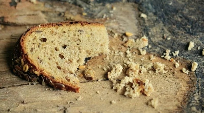 крошки хлеба