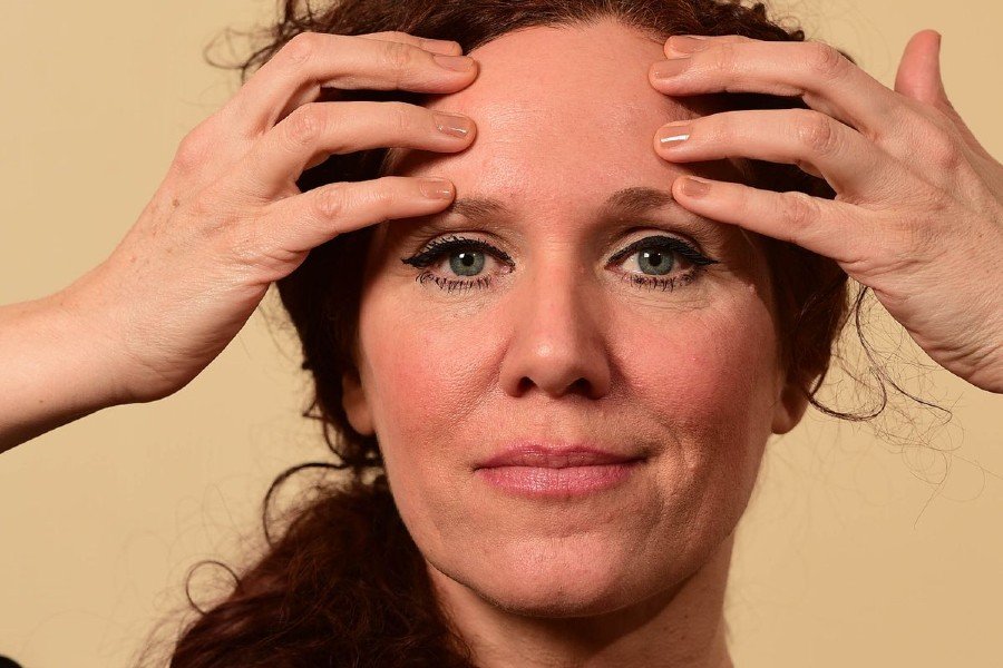 нависшее веко как избавиться