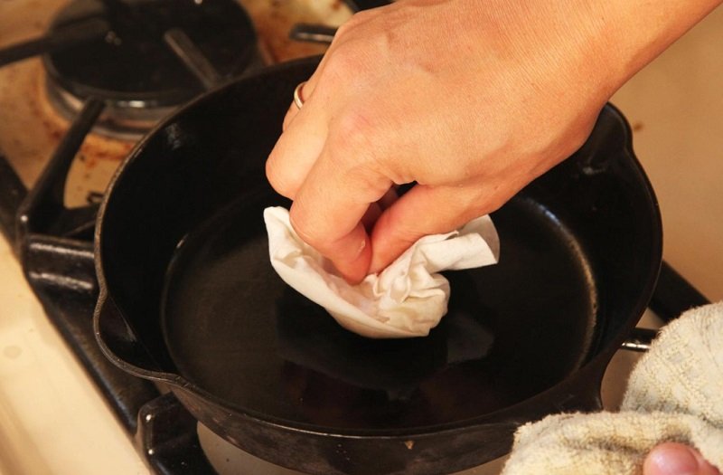 чугунная сковороде