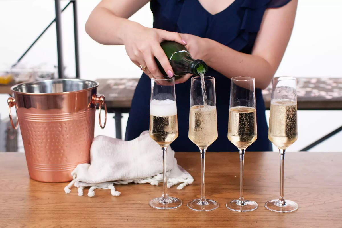 шампанское в бокалах