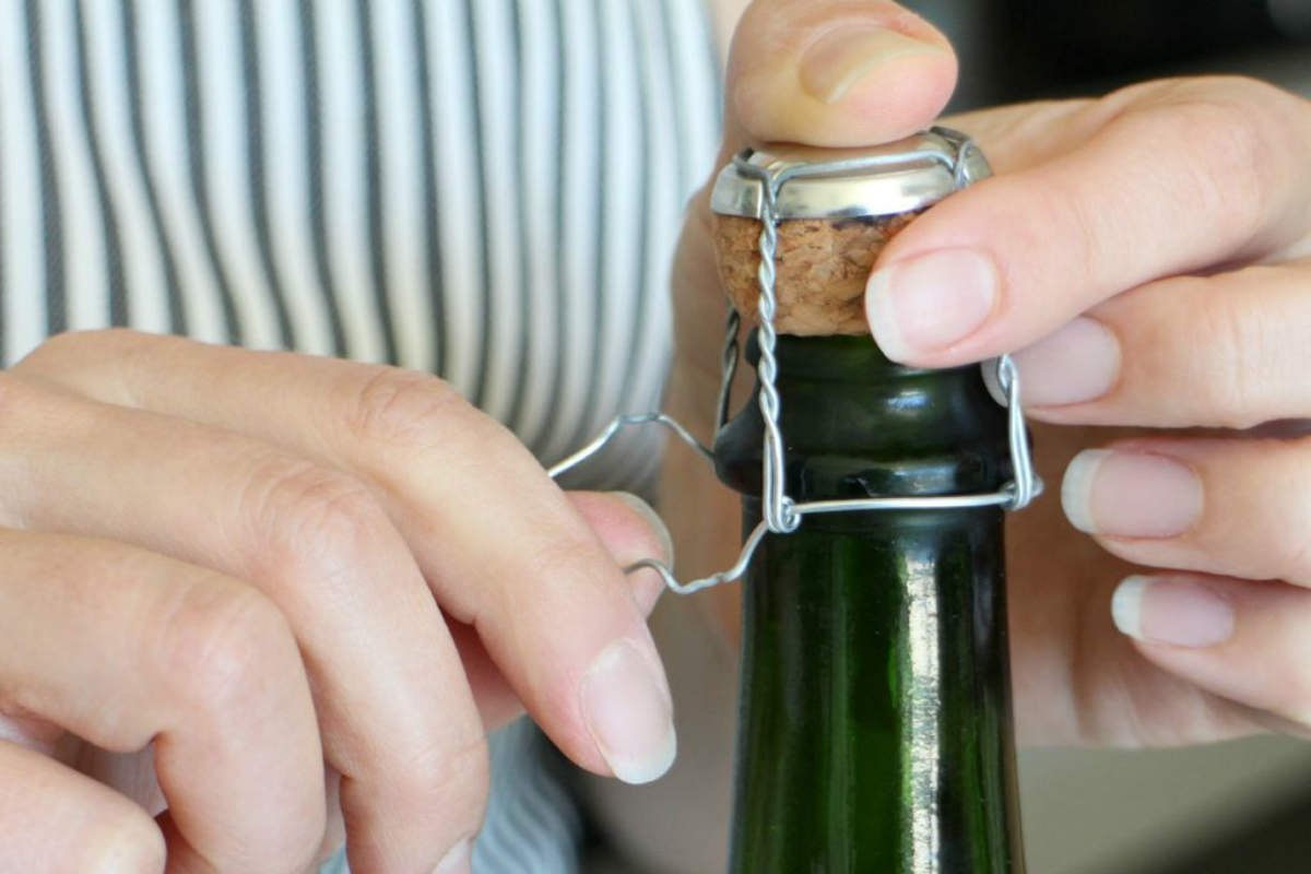 проволока на шампанском