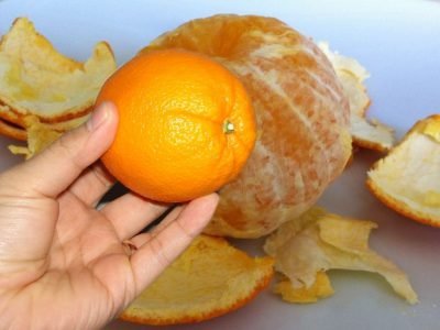 Как почистить апельсин за несколько секунд
