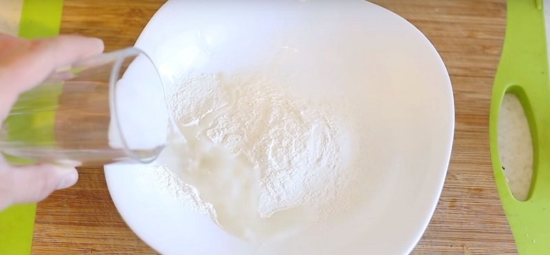 почистить духовку разрыхлителем