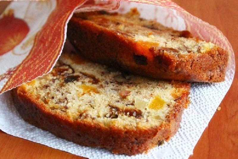 бисквит с сухофруктами