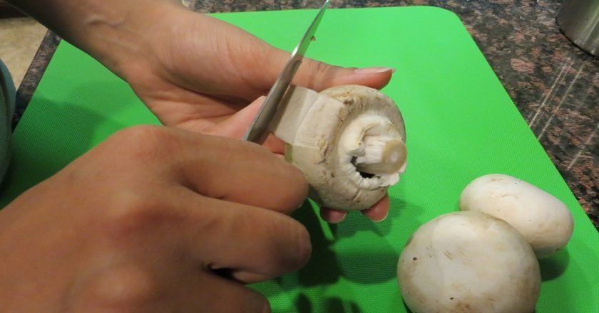 чистка грибов