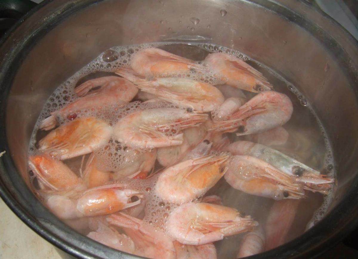 Как варить креветки