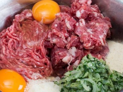 Как правильно приготовить котлеты и что в них нельзя класть