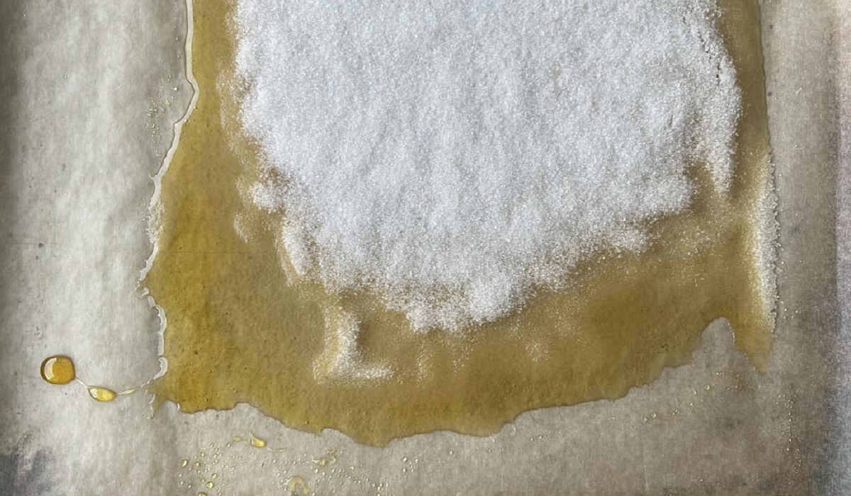 сахар на противне