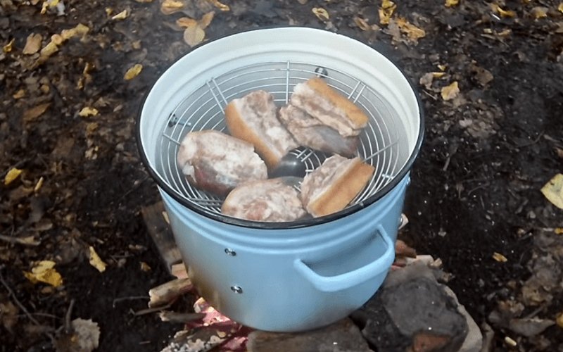 как сделать коптильню в гараже