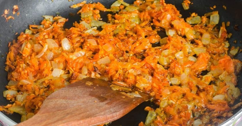 зажарка из лука и моркови