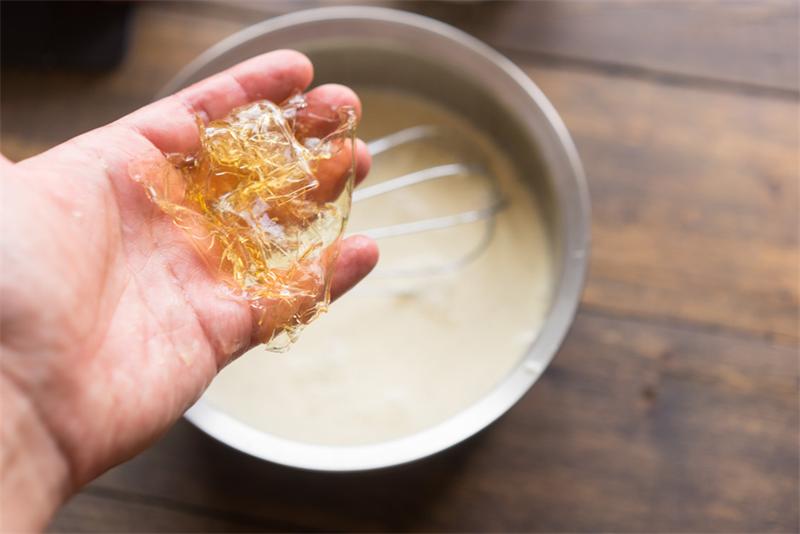 растут волосы на лице