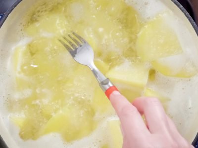 Картофельный отвар в косметологии и быту