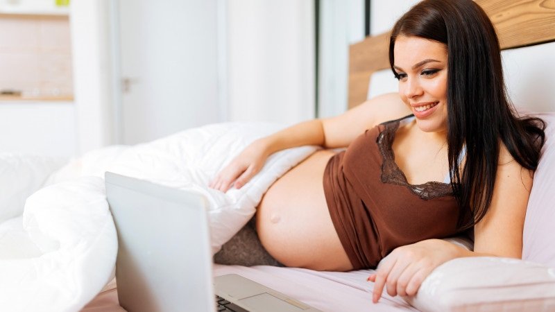 беременая женщина выбирает имя