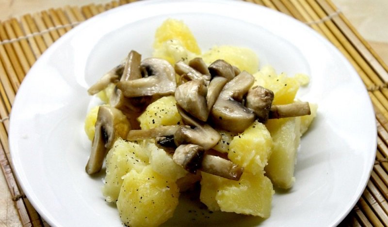 Картофель и грибы