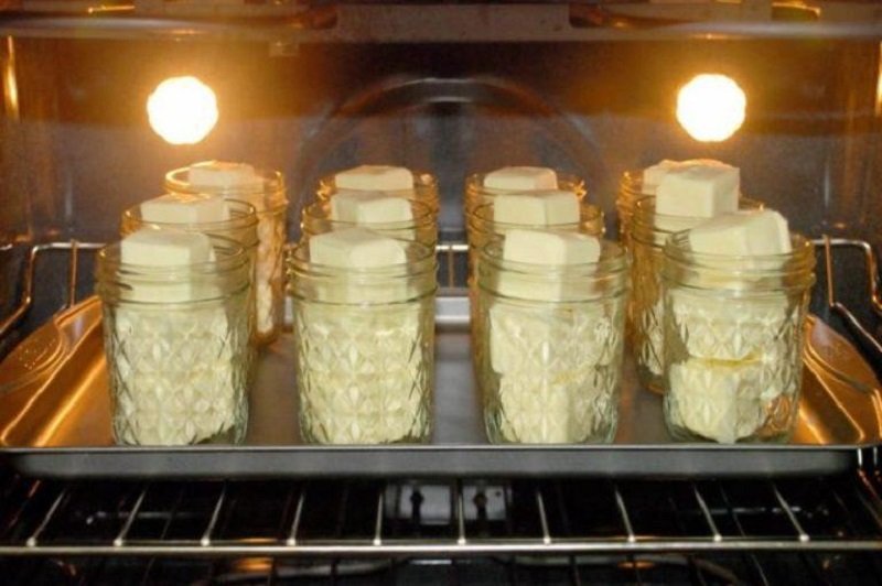 кубики масла в банке