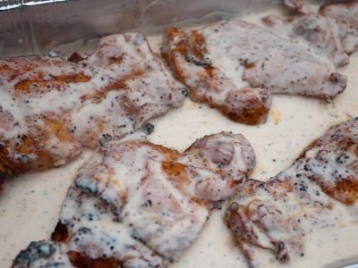 Курица под соусом