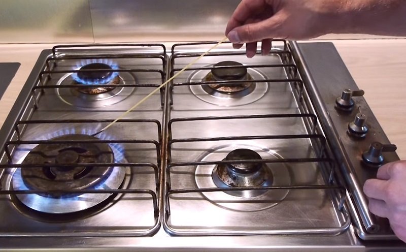 как зажечь конфорку
