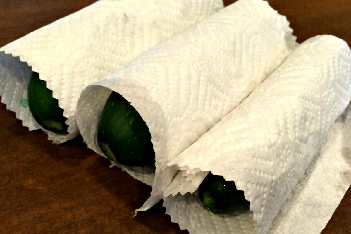 огурец в бумаге